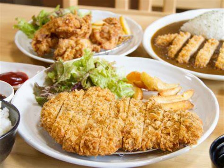 「食事処」とは？居酒屋・定食屋との違いと選び方を解説
